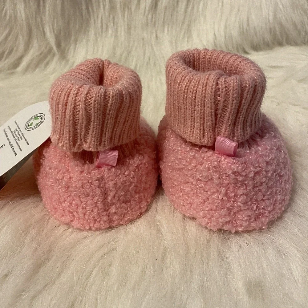 Wonder Nation Slippers Girl's Size 6 Pink Fuzzy Rainbow Bootie Shoes 18 Months